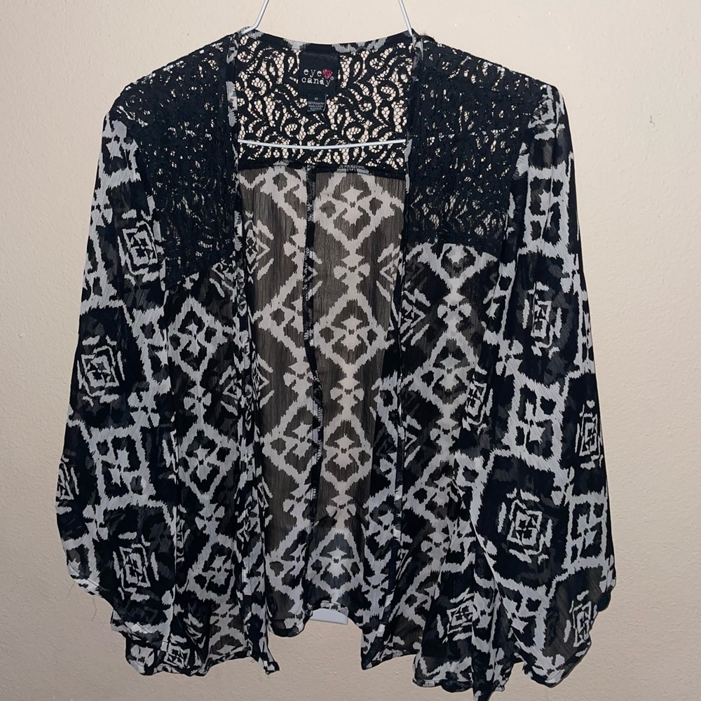 Black & White w. Sheer fabric Geometric Cardigan (short)